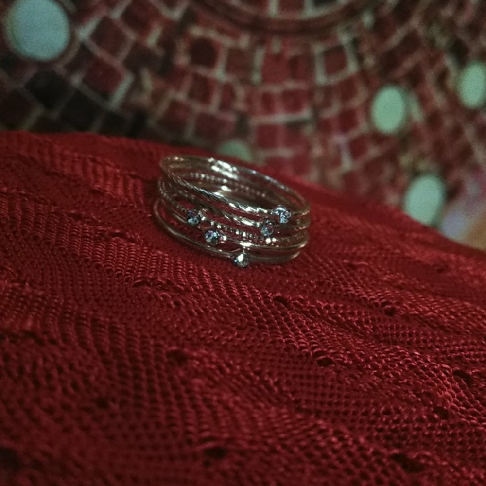 Rose gold stackable rings size 6